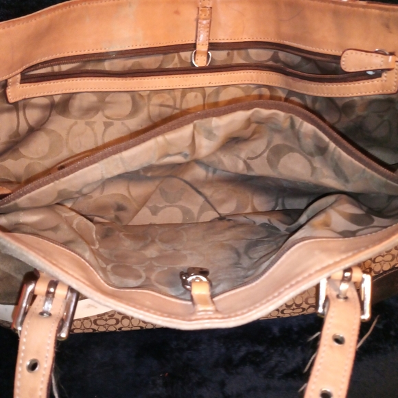 Couch Pruse - Picture 3 of 3